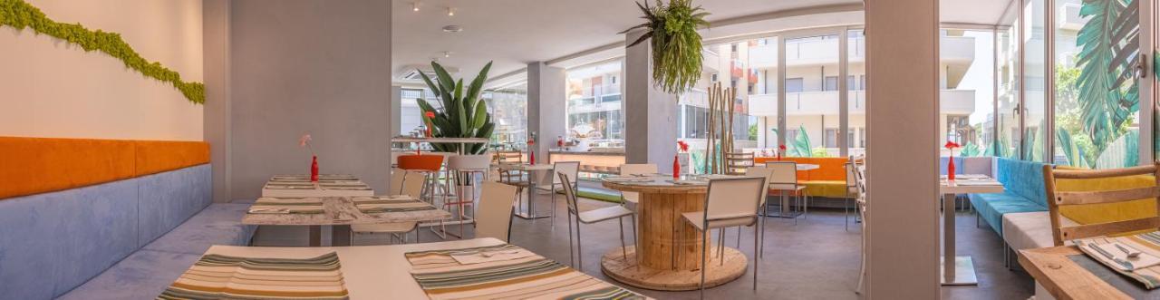 Design Hotel Astra B&B Мизано-Адриатико Экстерьер фото